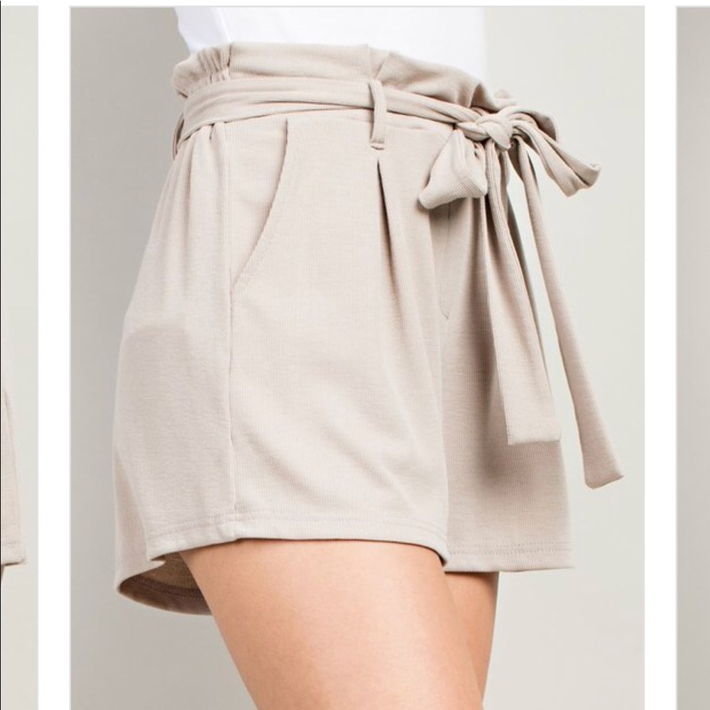 Black high waist belt Shorts - Picture 6 of 8